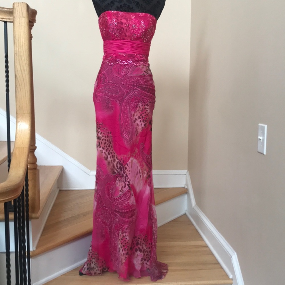STUNNING PINK Fun Formal👗